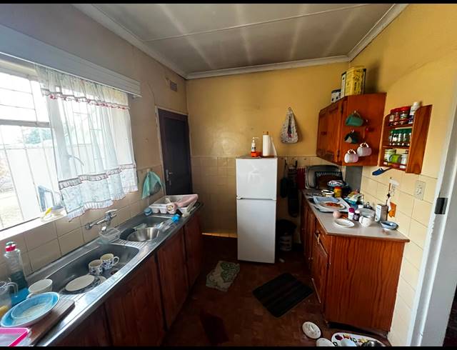 3 BEDROOM HOUSE FOR SALE IN DERSLEY